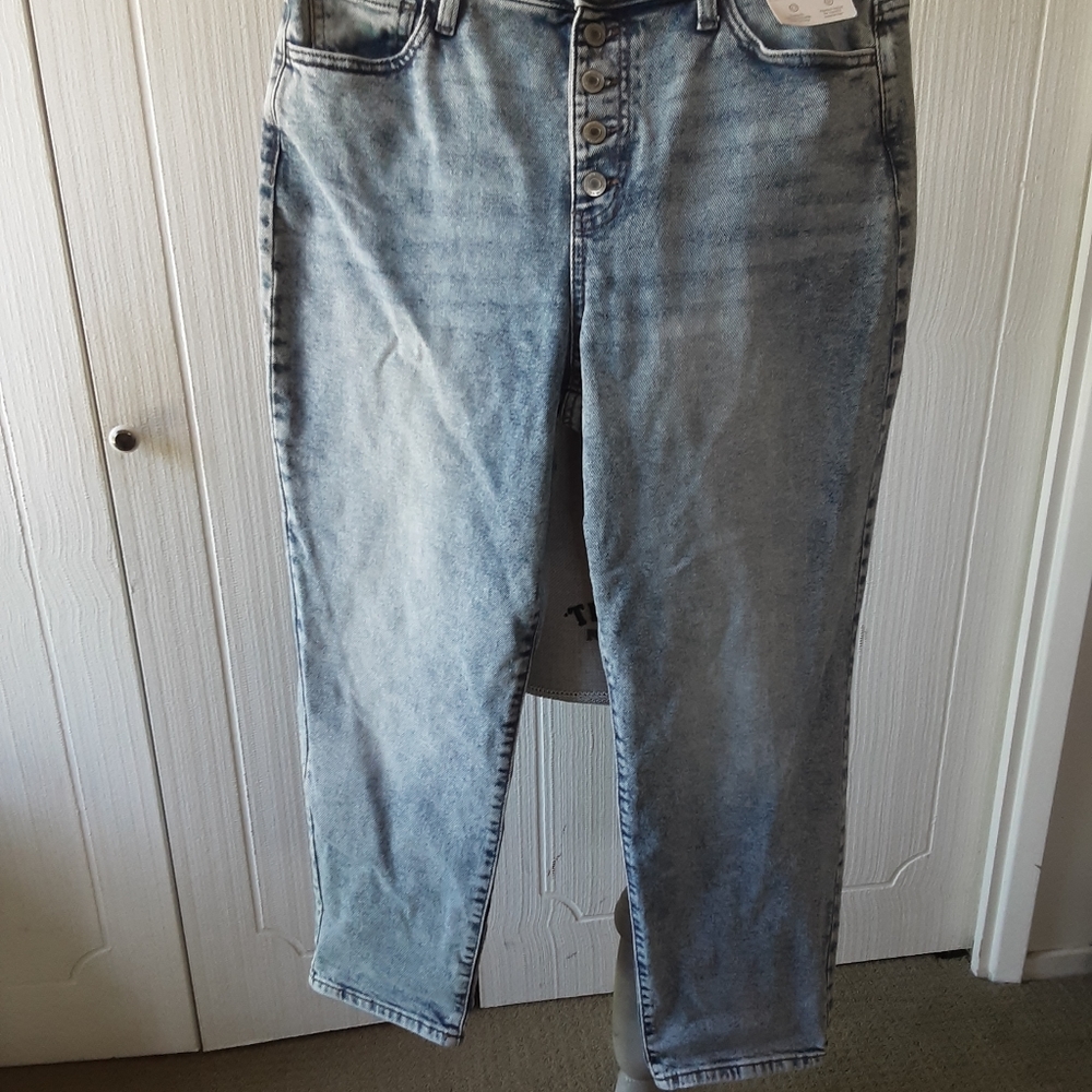 NWT womens SO High Rise Mom Jeans. Size 11/30" - Picture 6 of 8